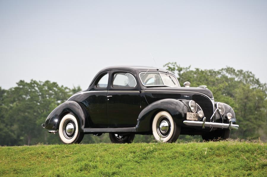  Ford DeLuxe 5-Window Coupe 1938 года  (фото 22 из 22)